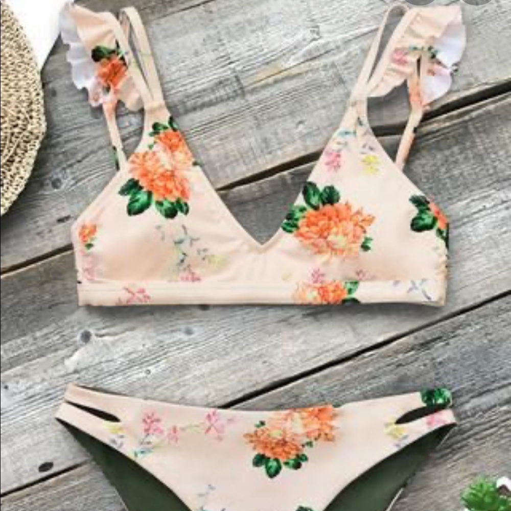 Cupshe Peony Print Reversible Bikini Size M